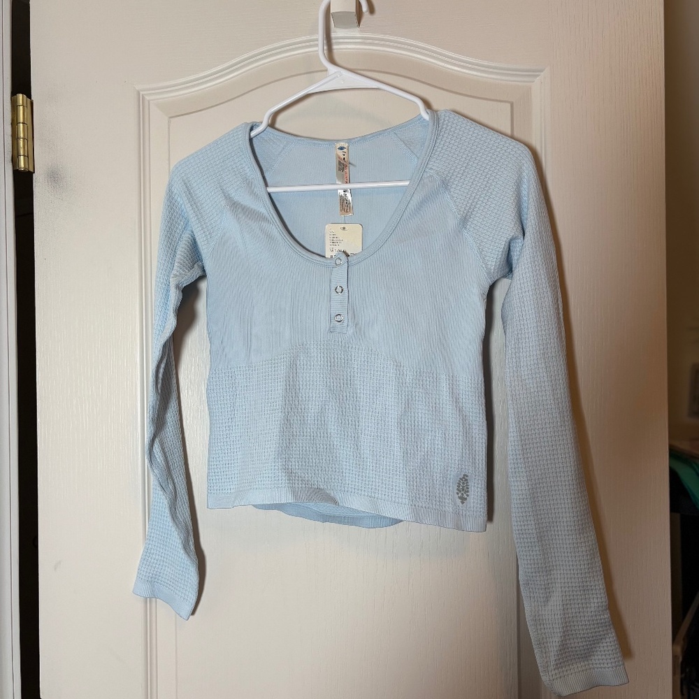 Bail Out Crop Thermal Knit Top. NWT Size Large.